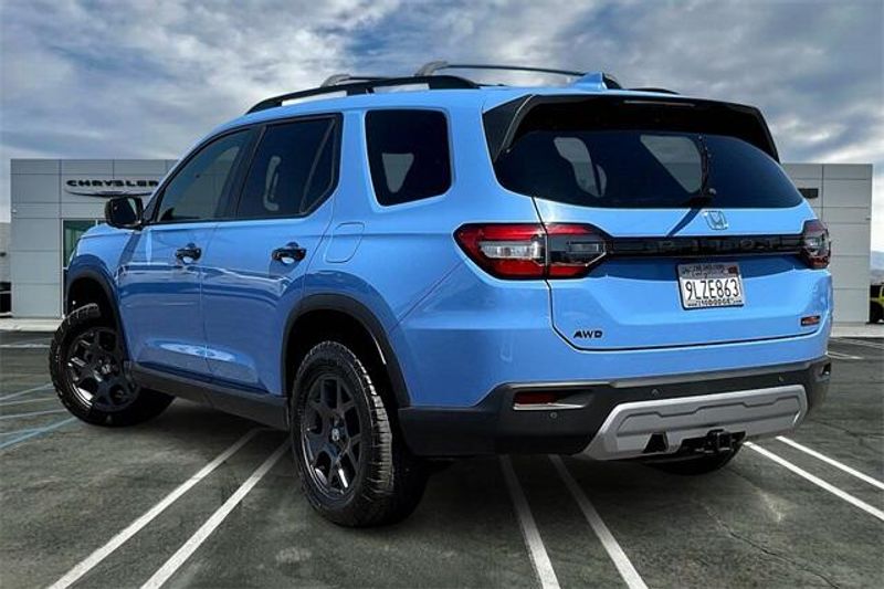 Used 2025 Honda Pilot TrailSportImage 10