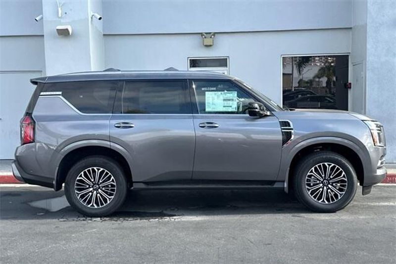 New 2025 Nissan Armada PlatinumImage 2