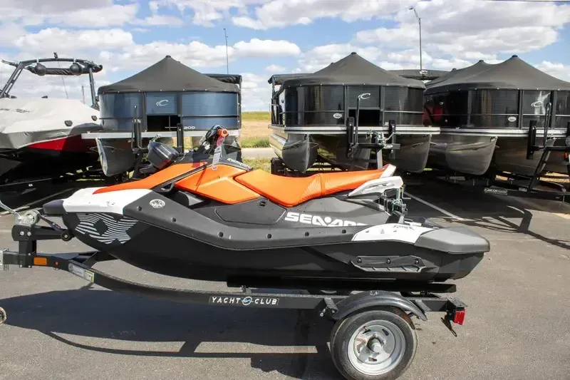 NEW 2026 SEADOO SPARK TRIXX FOR 3 90HP WITH SOUND SYSTEM Image 4