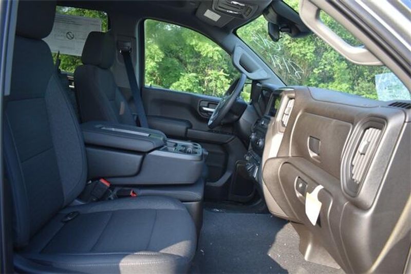 New 2025 Chevrolet Silverado 1500 CustomImage 15