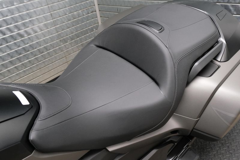 NEW 2026 HONDA GOLDWING AUTOMATIC DCT Image 18