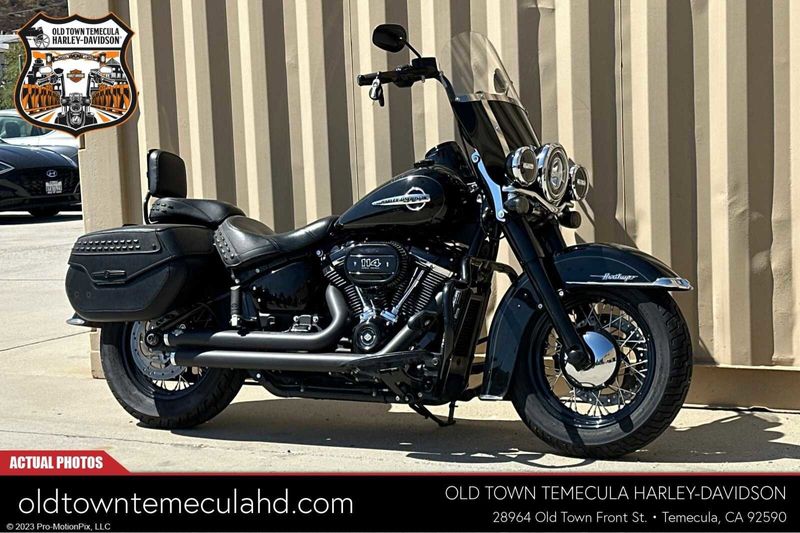 2018 Harley-Davidson Softail in a BLACK W/PINSTRIPE exterior color. BMW Motorcycles of Temecula – Southern California (951) 506-6903 bmwmotorcyclesoftemecula.com 