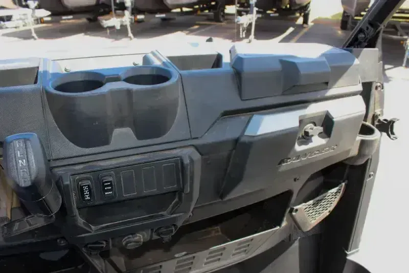 2025 Polaris RANGER CREW XP 1000 PREMIUM STEALTH GRAY Image 17