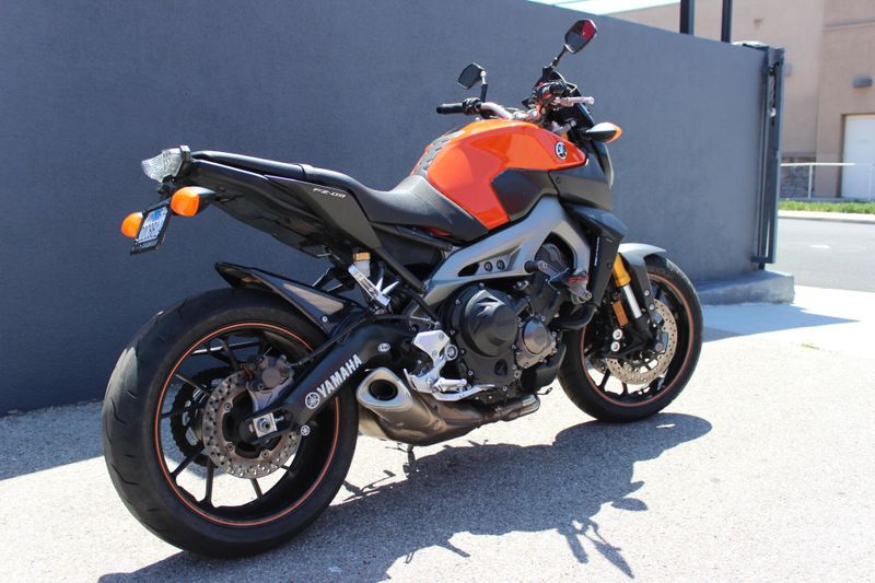 2014 Yamaha FZ 09 Image 2
