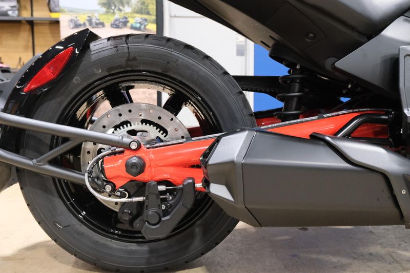 NEW 2026 CAN-AM SPYDER F3S Image 14