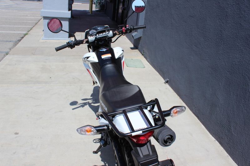 2024 Honda XR150L Image 3