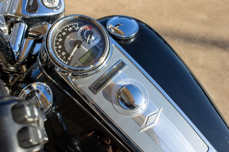 USED 2015 HARLEY ROAD KING BASE Image 22