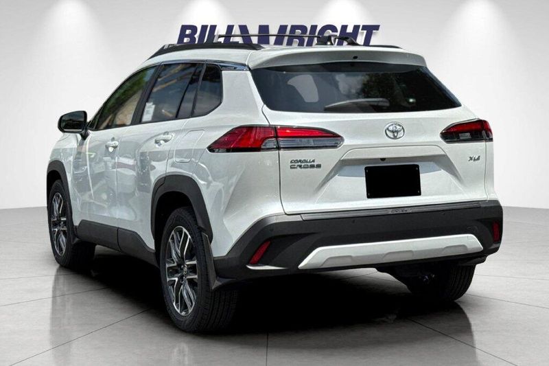 New 2026 Toyota Corolla Cross XLEImage 5