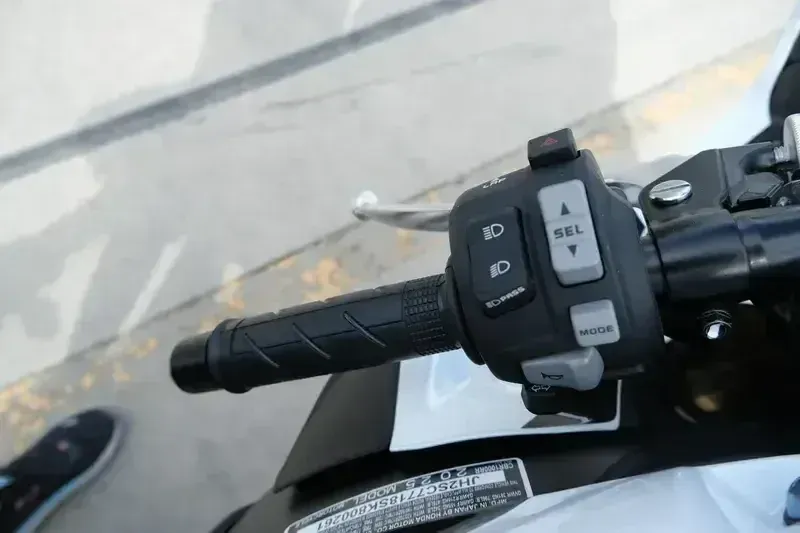 NEW 2026 HONDA CBR1000RR Image 7