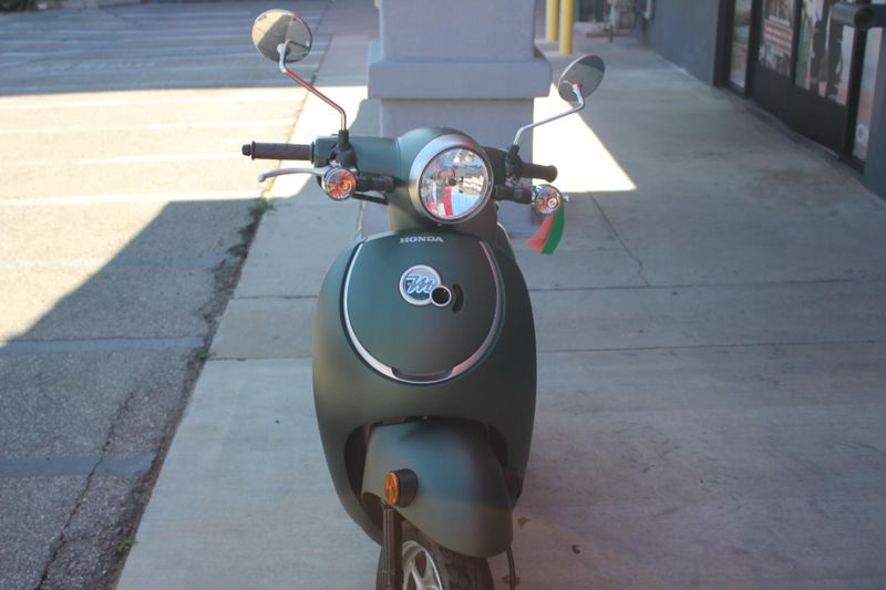 2024 Honda Metropolitan Image 3