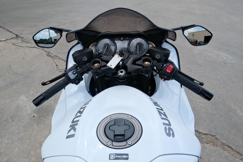 2023 Suzuki HAYABUSA WHITE Image 14