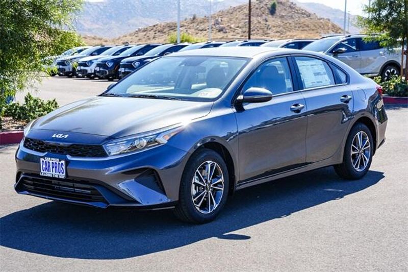 2024 Kia Forte LXSImage 12