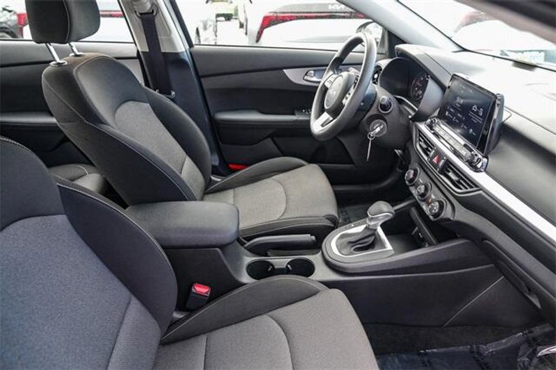 2023 Kia Forte LXSImage 17