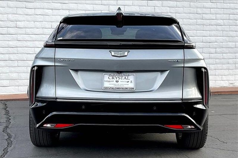 2024 Cadillac Lyriq Tech photo 3