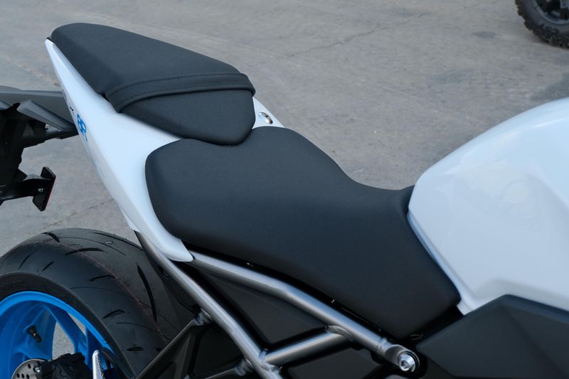 NEW 2026 SUZUKI GSX8R Image 15