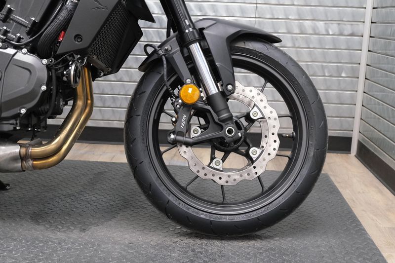 NEW 2025 HONDA CB750 HORNET Image 14