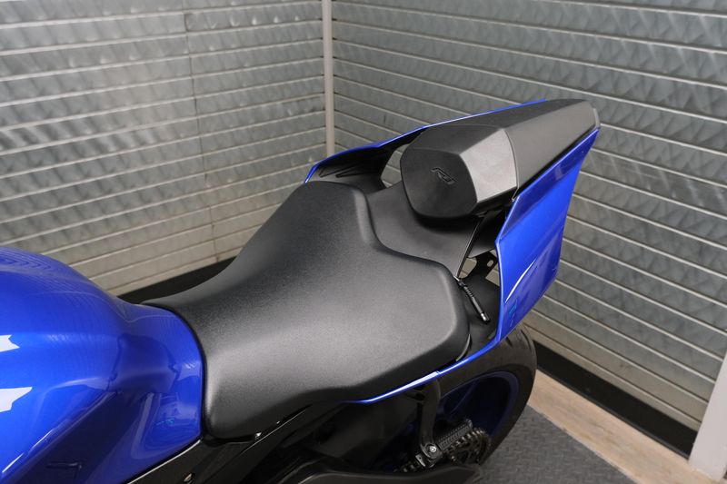 USED 2018 YAMAHA YZF-R1 Image 18