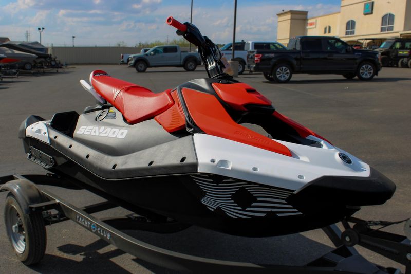2025 SEADOO SPARK TRIXX FOR 3 DRAGON RED AND WHITE Image 6