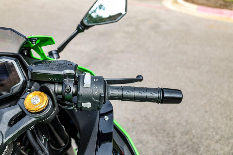 2025 Kawasaki NINJA ZX4RR ABS KRT EDITION ABS LIME GREEN AND EBONY AND PEARL BLIZZARD WHITE Image 12