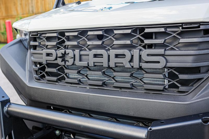 2025 Polaris RANGER CREW 1000 PREMIUM  MIRAGE BEIGE Image 17