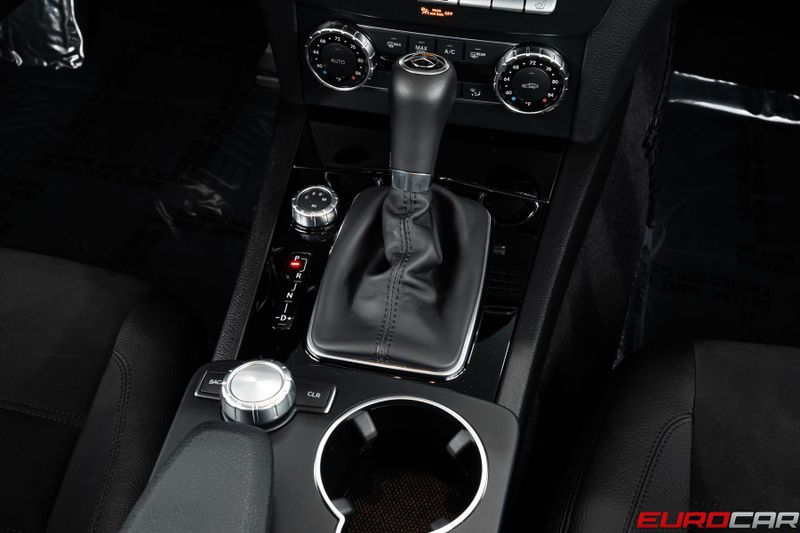 2012 Mercedes-Benz C-Class C 63 AMG *CARBON INTERIOR TRIM * SUNROOF*Image 28