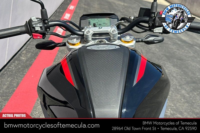 2025 BMW G 310 RImage 15