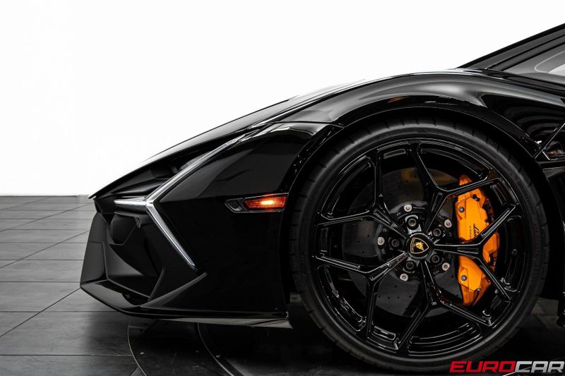 2025 Lamborghini Revuelto *PASSENGER DISPLAY * FULL PPF*Image 15