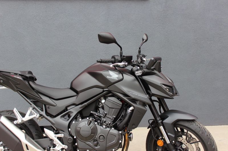 2025 Honda CB750 HORNET Image 7