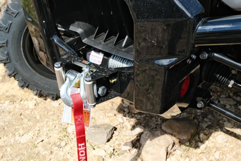 2025 Honda PIONEER 10005 TRAIL SE MATTE GRAY METALLIC Image 25