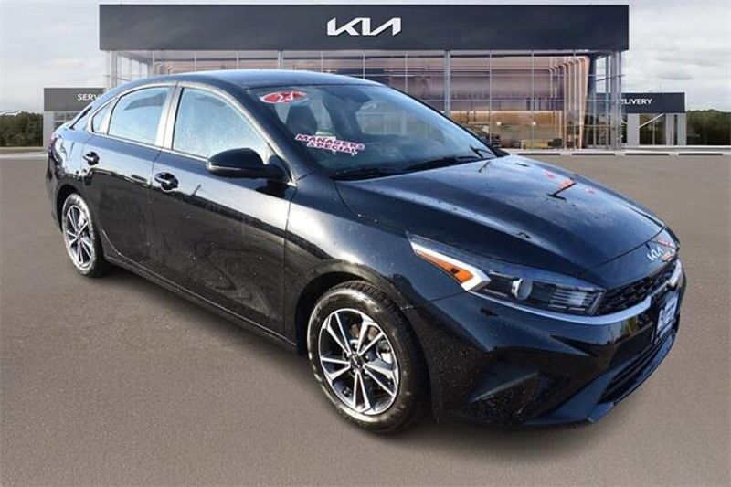 2024 Kia Forte LXSImage 10