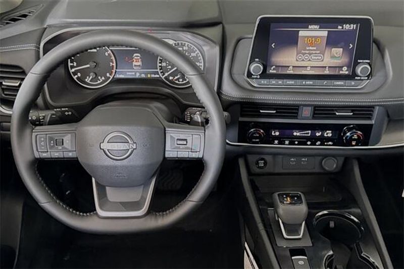 New 2025 Nissan Rogue SVImage 11
