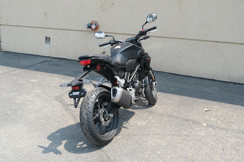 2025 Honda CB300R ABS MATTE BLACK METALLIC Image 5
