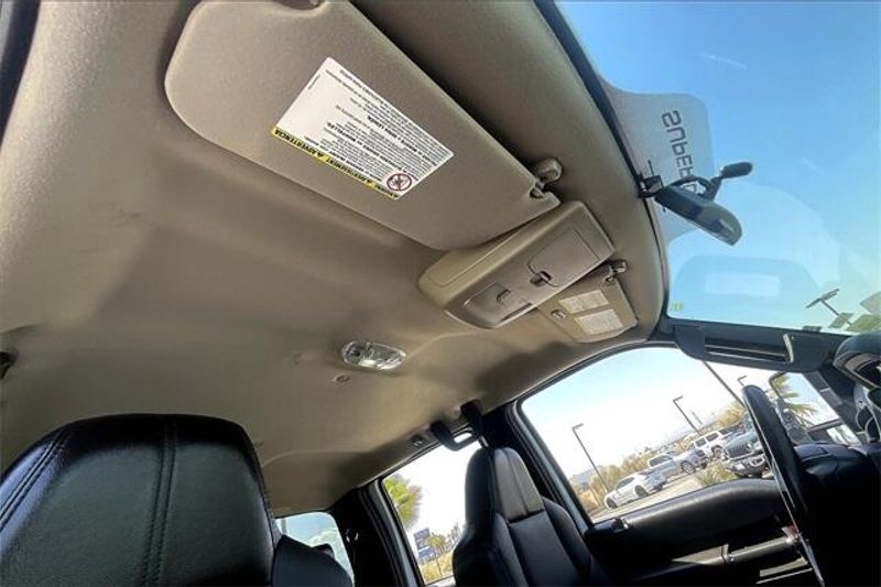 2009 Ford F-350 LariatImage 29