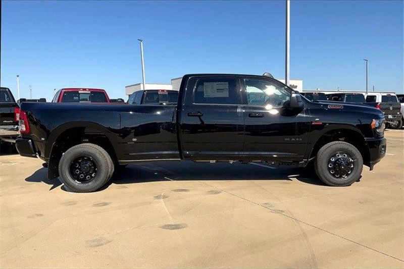 2024 RAM 3500 Big Horn Crew Cab 4x4 8