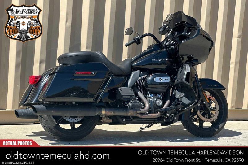 2022 Harley-Davidson Road Glide in a Black exterior color. BMW Motorcycles of Temecula – Southern California (951) 506-6903 bmwmotorcyclesoftemecula.com 