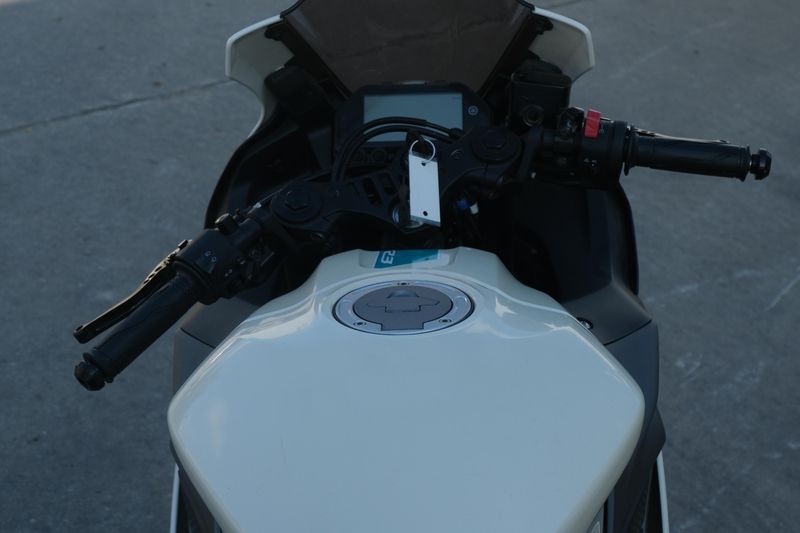 USED 2024 YAMAHA YZFR3 ABS Image 19