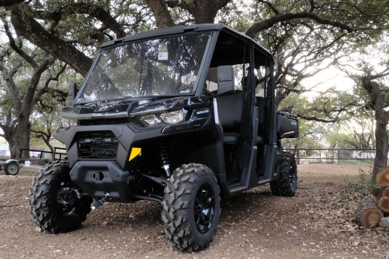 2025 CAN-AM DEFENDER MAX DPS HD10 STEALTH BLACK in a STEALTH BLACK exterior color. Family PowerSports (877) 886-1997 familypowersports.com 