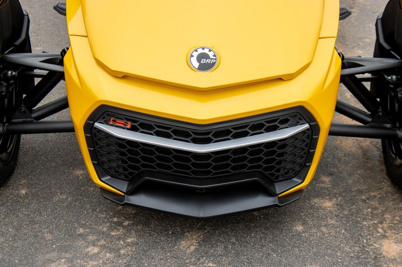 NEW 2026 CAN-AM SPYDER F3S Image 12