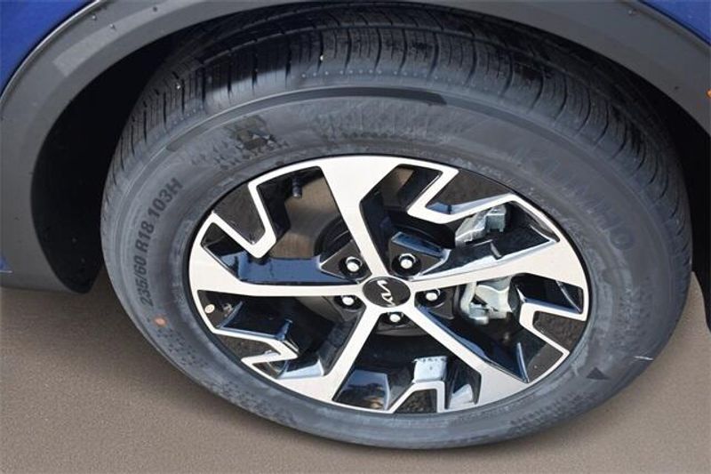 2025 Kia Sportage EXImage 11