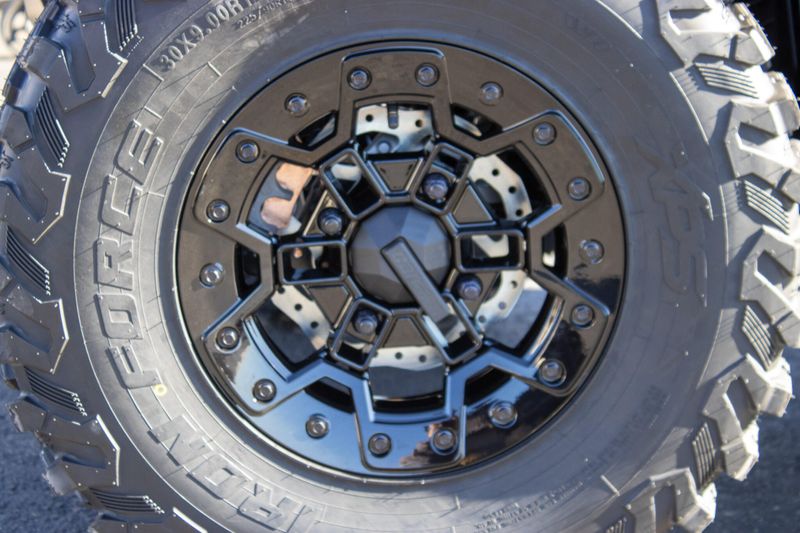 NEW 2026 CAN-AM OUTLANDER MAX 6X6 BACKCOUNTRY 1000R Image 17