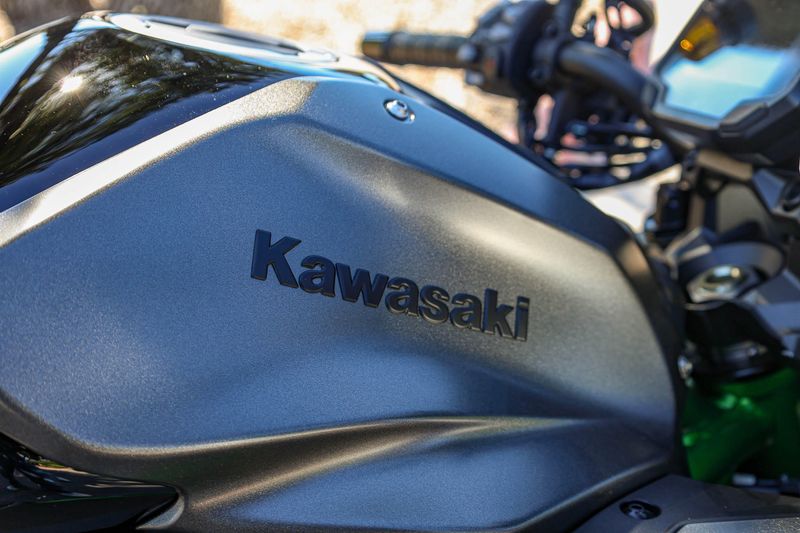 NEW 2025 KAWASAKI Z H2 SE ABS Image 19
