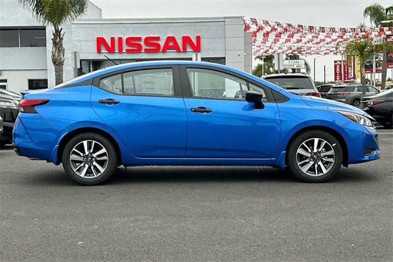 2024 Nissan Versa 1.6 SImage 2