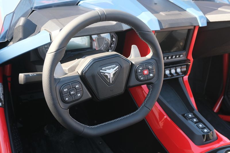 NEW 2025 POLARIS SLINGSHOT R AUTODRIVE Image 18