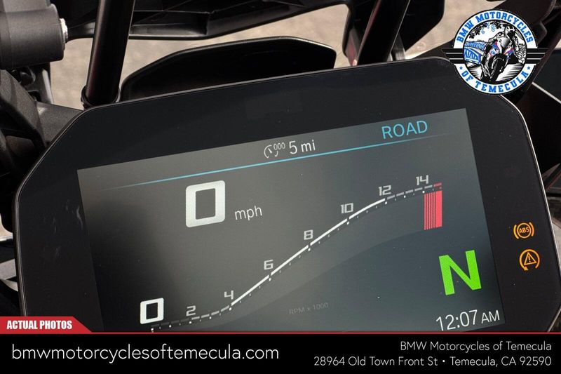 2026 BMW M 1000 XRImage 19