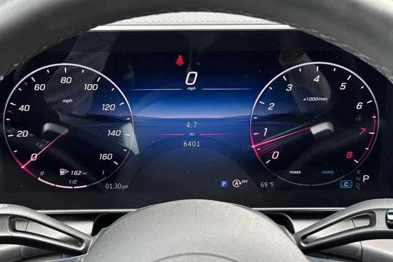Used 2025 Mercedes-Benz GLC 300Image 30