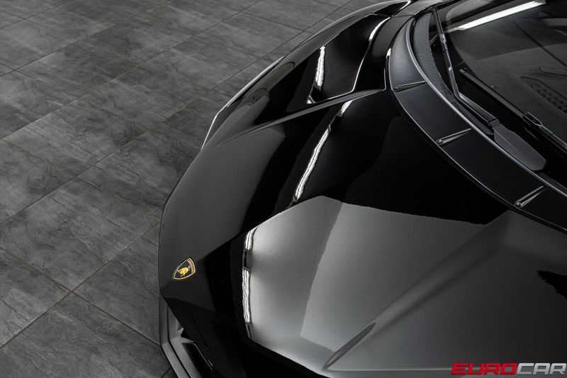 2025 Lamborghini Revuelto *PASSENGER DISPLAY * FULL PPF*Image 9