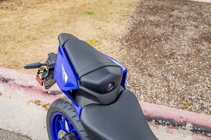 NEW 2026 YAMAHA YZFR3 ABS Image 10