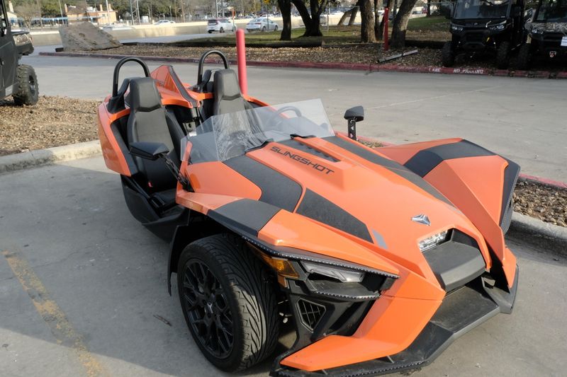 2024 Polaris SLINGSHOT SL AUTODRIVE VOLT ORANGEImage 16