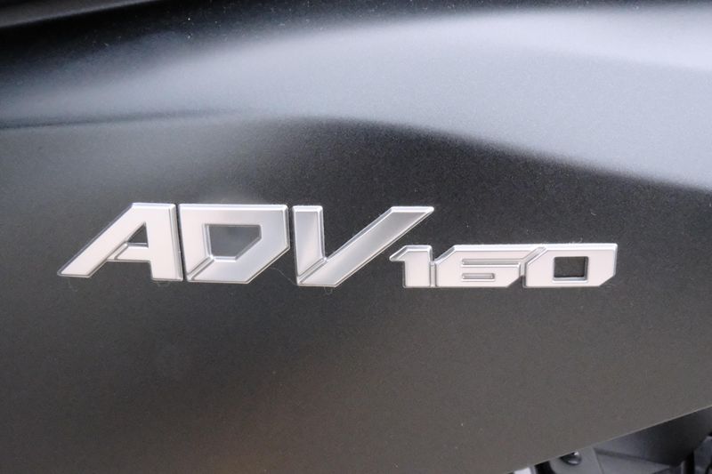 2025 Honda ADV160 MATTE BLACK METALLICImage 19