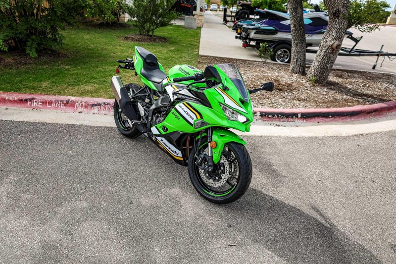 2025 Kawasaki NINJA ZX4RR ABS KRT EDITION ABS LIME GREEN AND EBONY AND PEARL BLIZZARD WHITE Image 31
